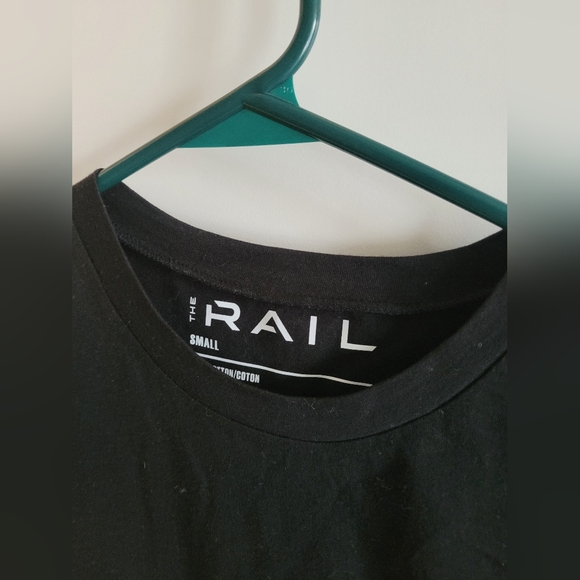 The Rail Free to be me Pride tshirt NWT - Picture 3 of 3